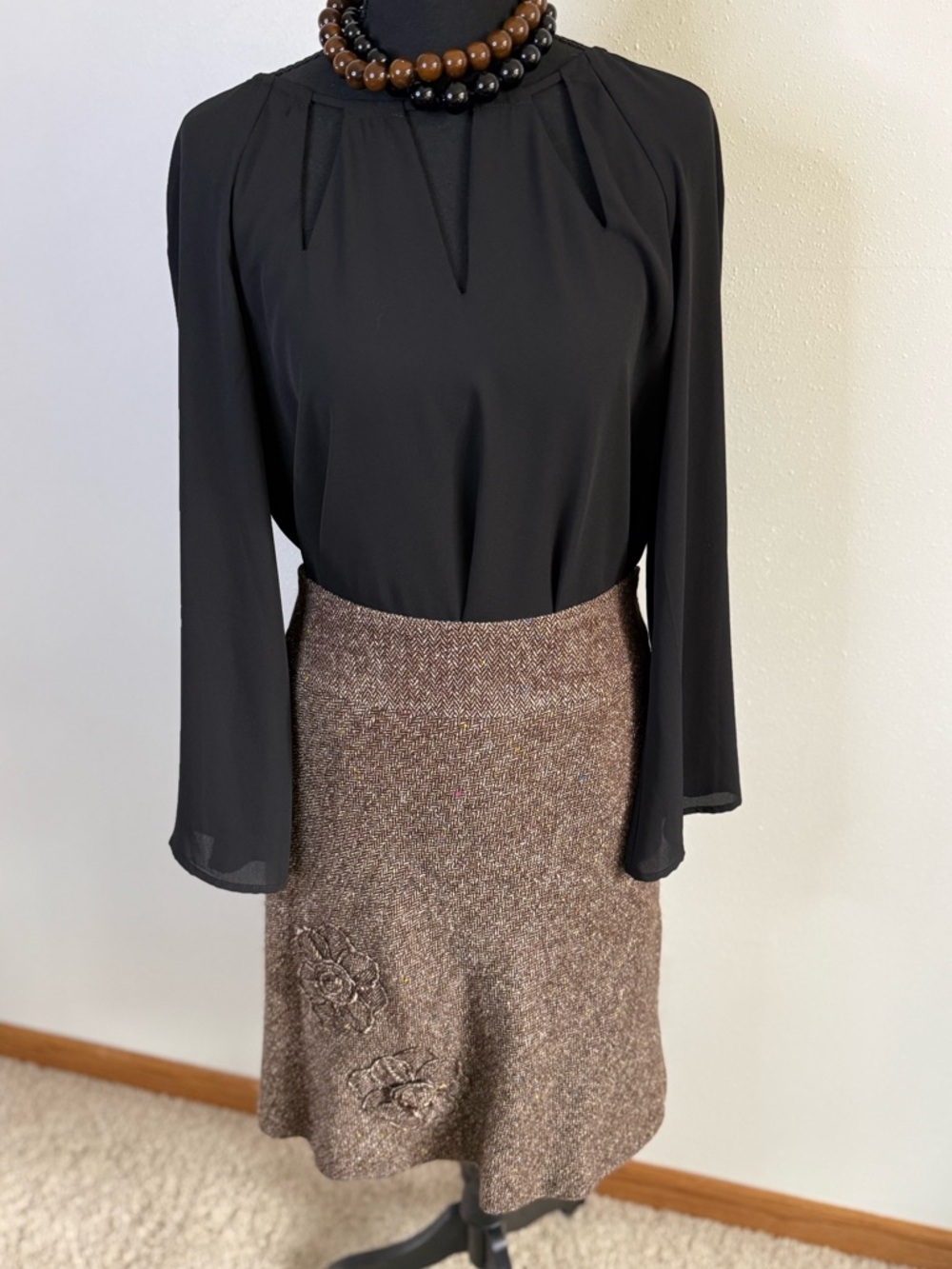 George Brown Herringbone Tweed Skirt Size 4 A-Line Floral Appliqué Lined - Picture 2 of 8